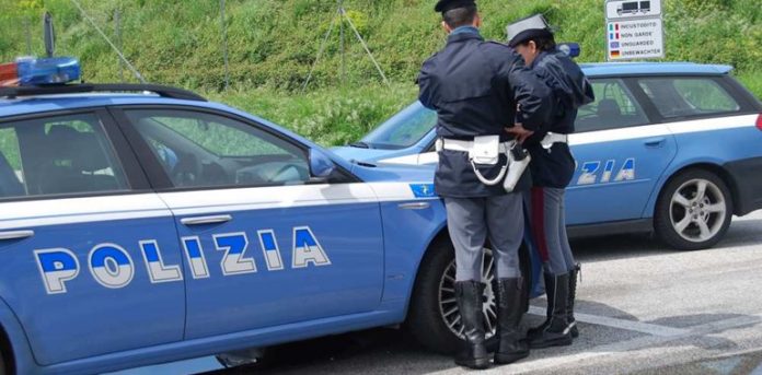 Sul posto gli agenti della Polizia Stradale di Mantova