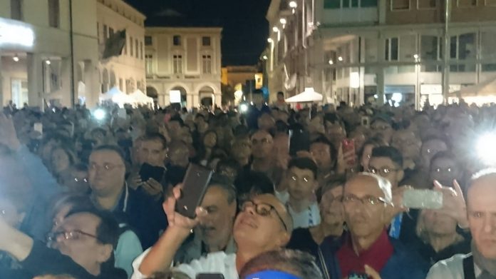 Bagno di folla a Viadana per Matteo Salvini