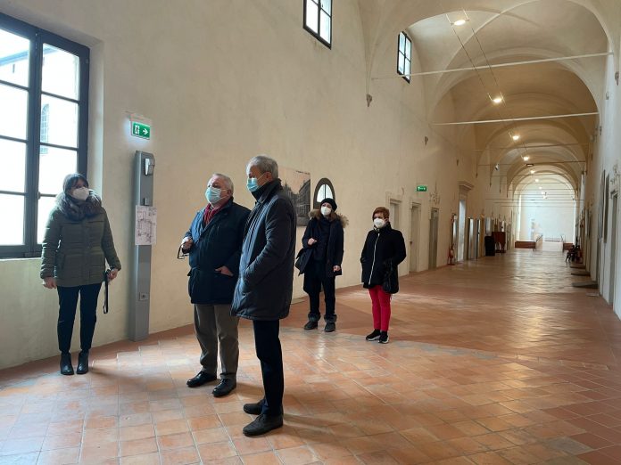 Pronta l'assegnazione lavori dell'ex infermeria monastica. Bruno Galli in visita a S. Benedetto e al Ducale a Mantova