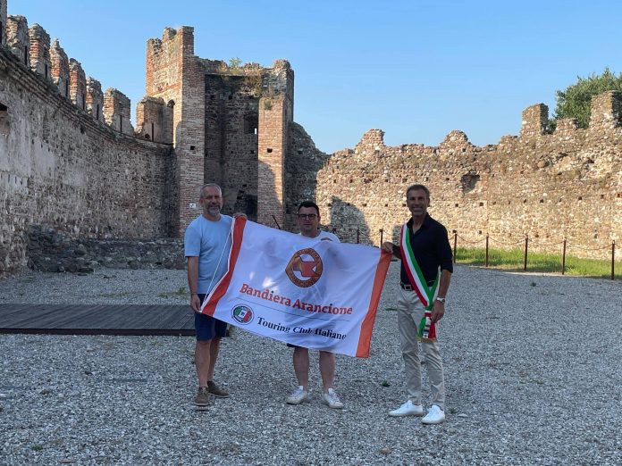 Ponti sul Mincio conquista la Bandiera Arancione. Conferme per Sabbioneta, Solferino e Castellaro Lagusello