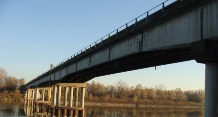 Transito vietato ai mezzi pesanti sul ponte sul Po tra Dosolo e Guastalla